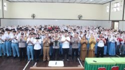 Polisi Jogo Sekolah : Polresta Malang Kota Edukasi Pelajar Bentengi Generasi Muda dari Narkoba dan Bullying