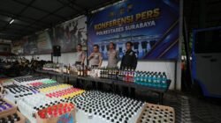 Gelar Operasi KRYD, Polrestabes Surabaya Sita 5.385 Botol Miras Ilegal