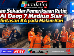 Bukan Sekadar Pemeriksaan Rutin, KAI Daop 7 Madiun Sisir Perlintasan KA pada Malam Hari